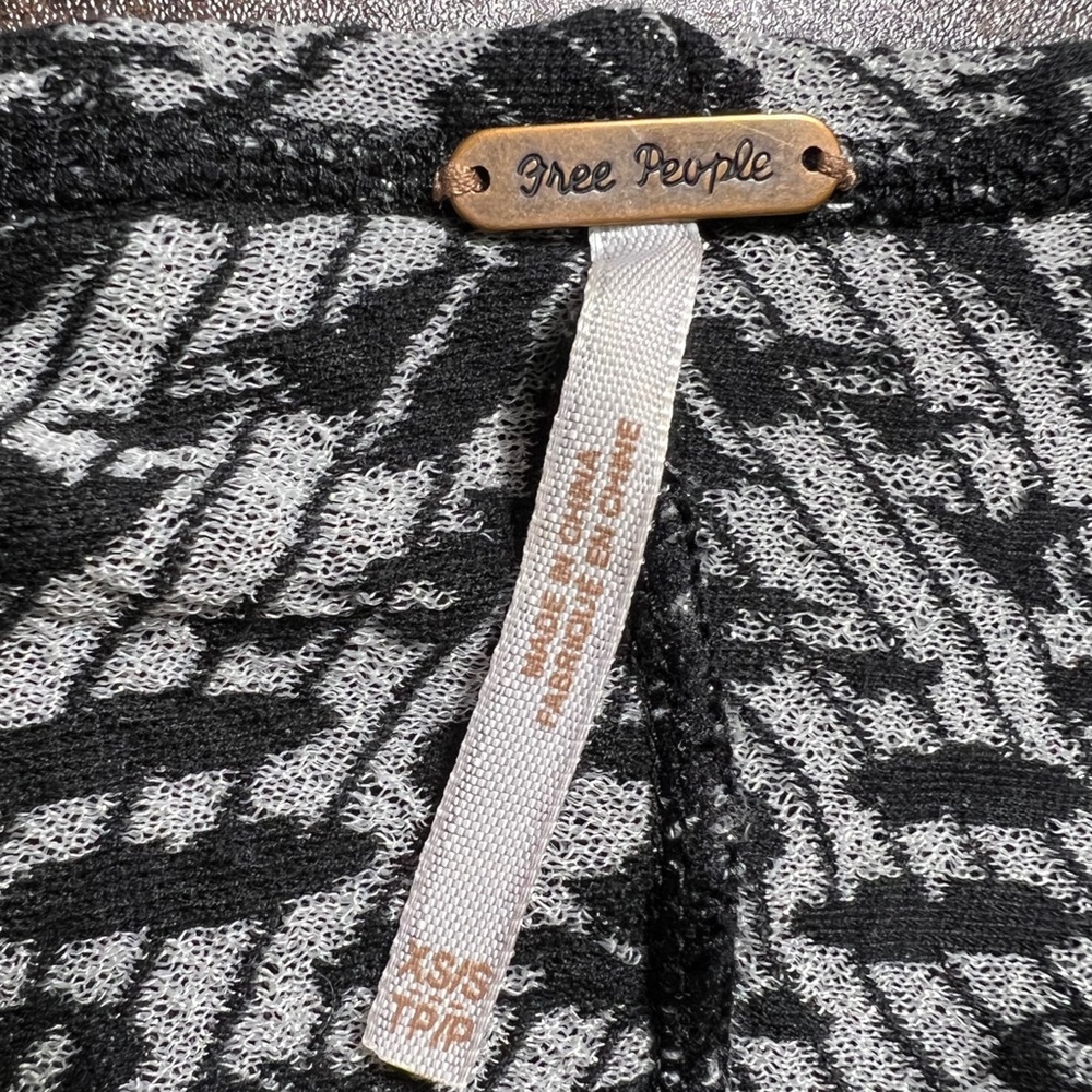 Free People Black Silver Boho Fringe Open Front Cardigan Kimono XS/S Oversized - Picture 12 of 13